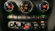 MINI Hatchback 1.5 Cooper Classic 3dr Auto Petrol Hatchback